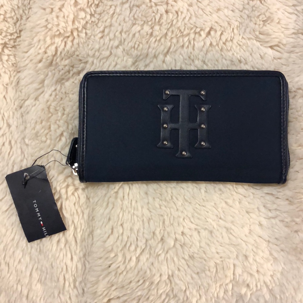 NWT Tommy Hilfiger Wallet